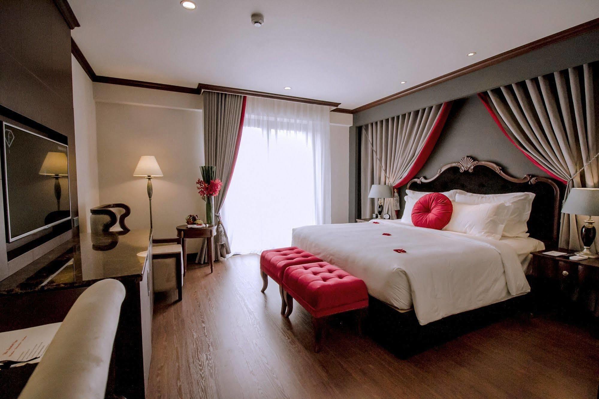 The Scarlett Boutique Hotel Хуе Екстериор снимка